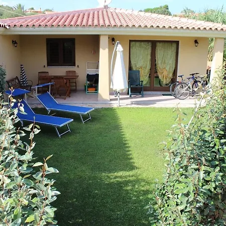 Сasa de vacaciones 2casadelfaro Con Giardino Bbq 600m Dal Mare Olbia